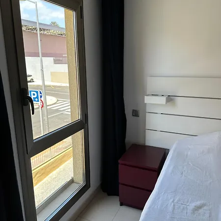 Seaside Apartment, Two Rooms, Private Parking Appartement